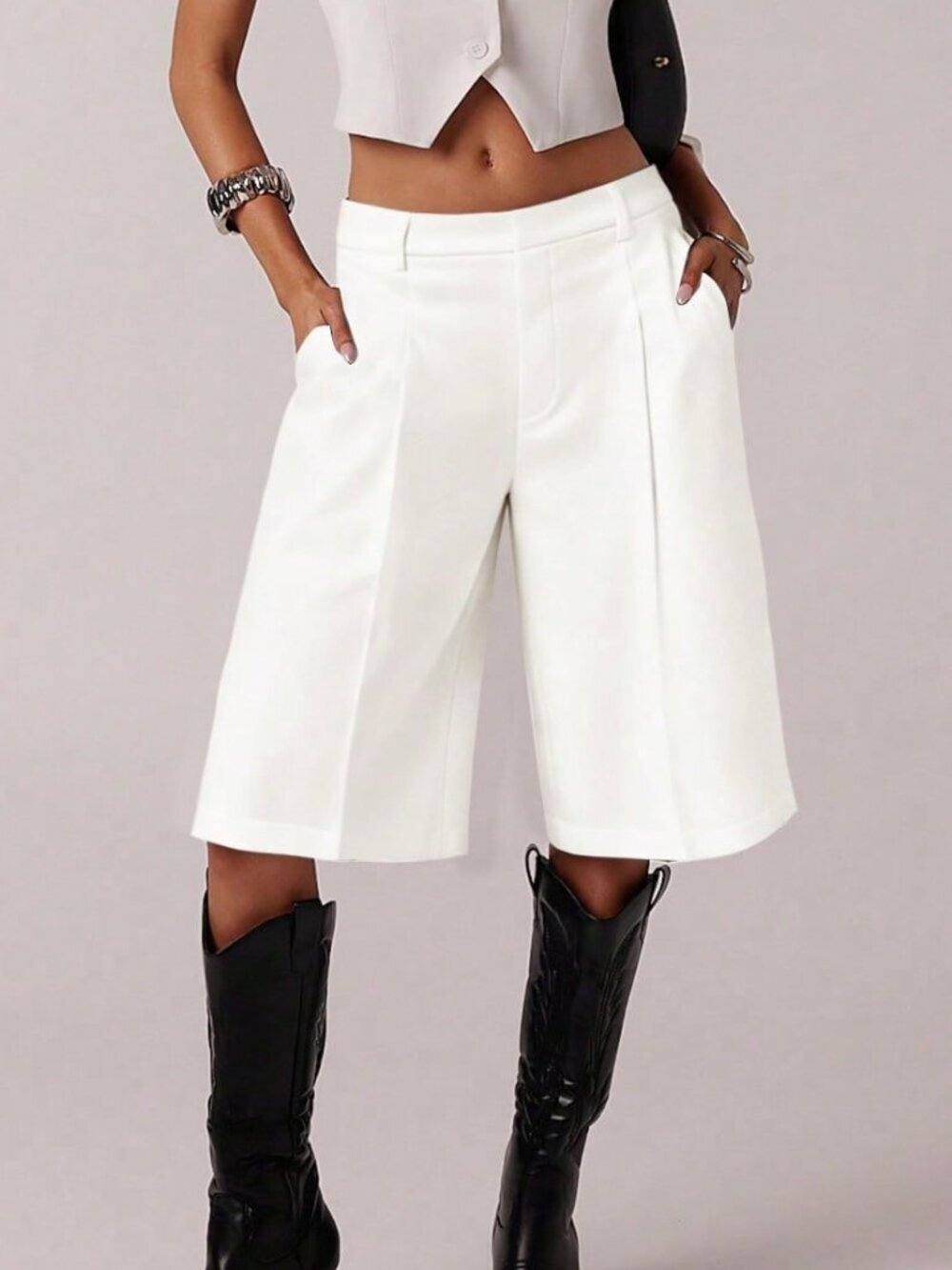 White Casual Women's Bermuda Shorts With Zipper Detail - Picture 3 of 7